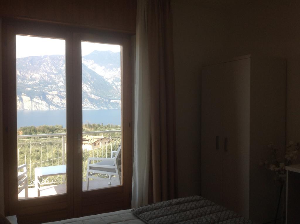 Villa Arianna Panoramic Apartments มัลเชซิเน ภายนอก รูปภาพ