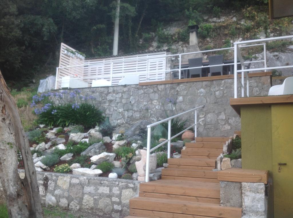 Villa Arianna Panoramic Apartments มัลเชซิเน ภายนอก รูปภาพ