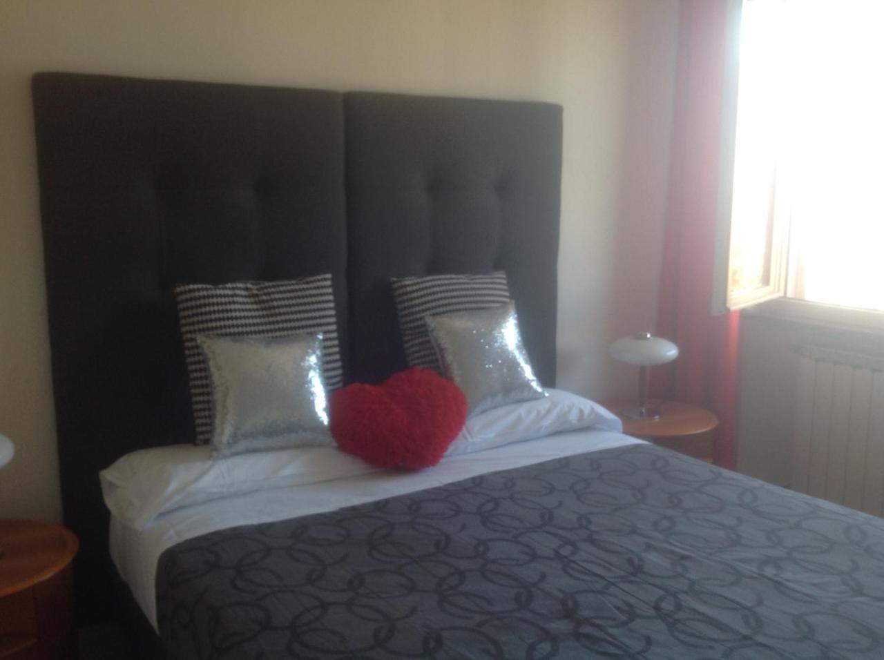 Villa Arianna Panoramic Apartments มัลเชซิเน ภายนอก รูปภาพ